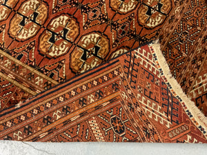 Yomut Tekke Turkmen rug (189 x 140cm)