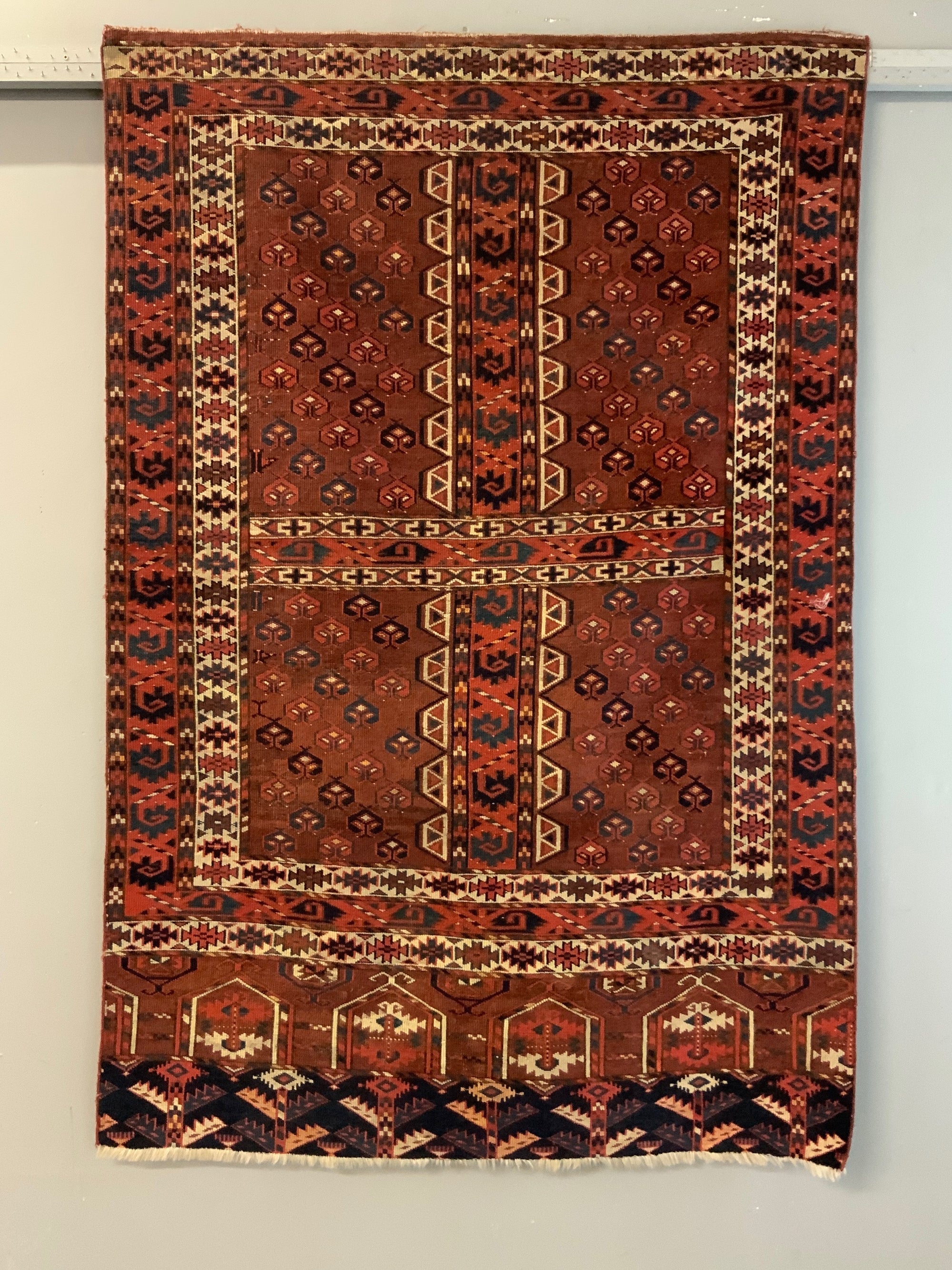 Turkmen Yomut ensi rug (173 x 117cm)