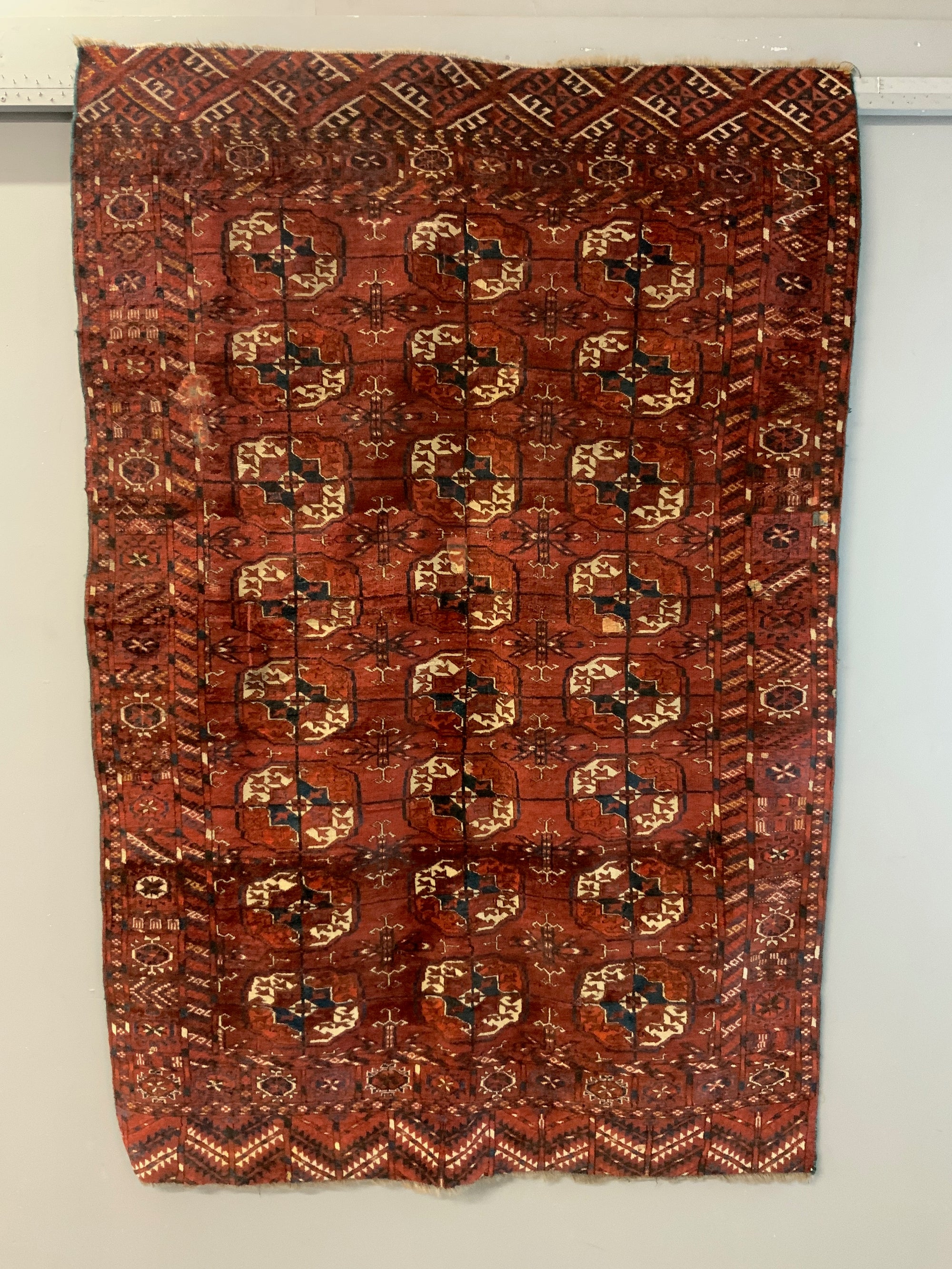 Turkmen antique Tekke rug (191 x 129cm)
