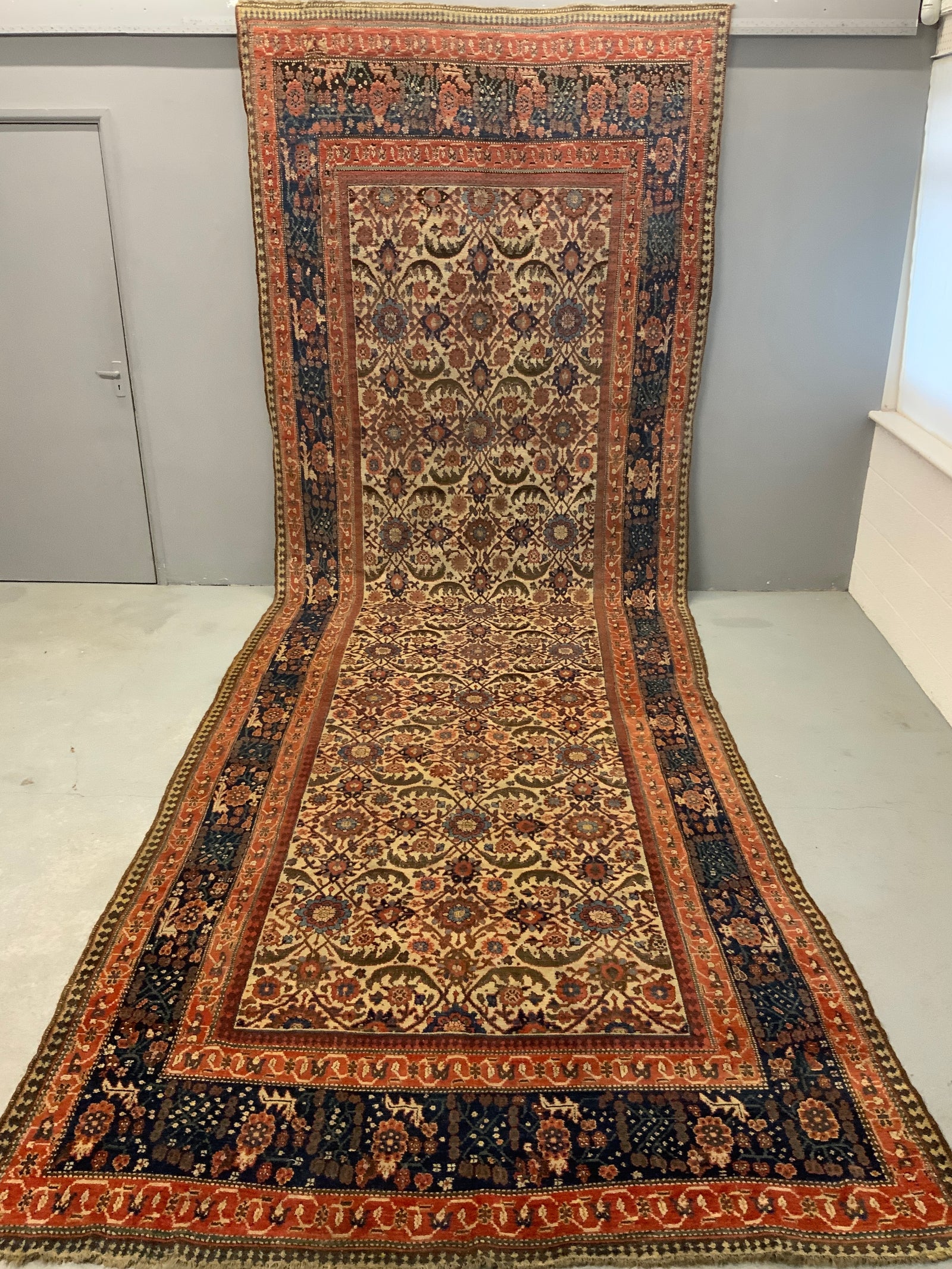 Sanandaj oversize antique kelleigh carpet (576 x 199cm)