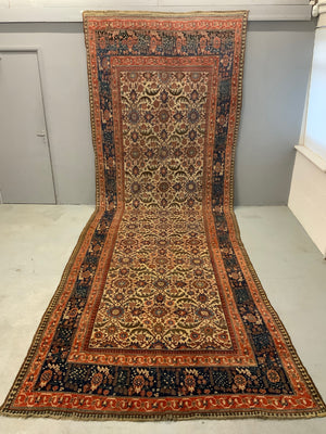 Sanandaj oversize antique kelleigh carpet (576 x 199cm)