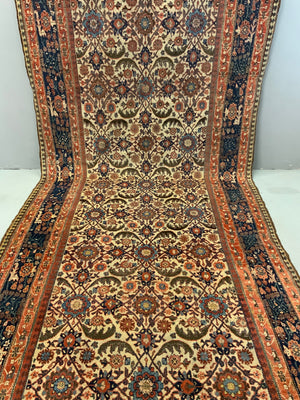 Sanandaj oversize antique kelleigh carpet (576 x 199cm)
