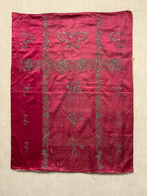 Italian / Spanish antique gilt embroidery (87 x 67cm)