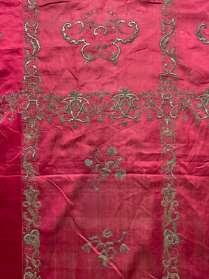 Italian / Spanish antique gilt embroidery (87 x 67cm)