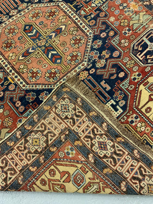 Caucasian antique Shirvan rug with soumak design (165 x 125cm)