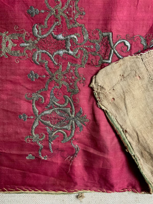 Italian / Spanish antique gilt embroidery (87 x 67cm)