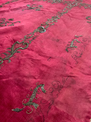 Italian / Spanish antique gilt embroidery (87 x 67cm)