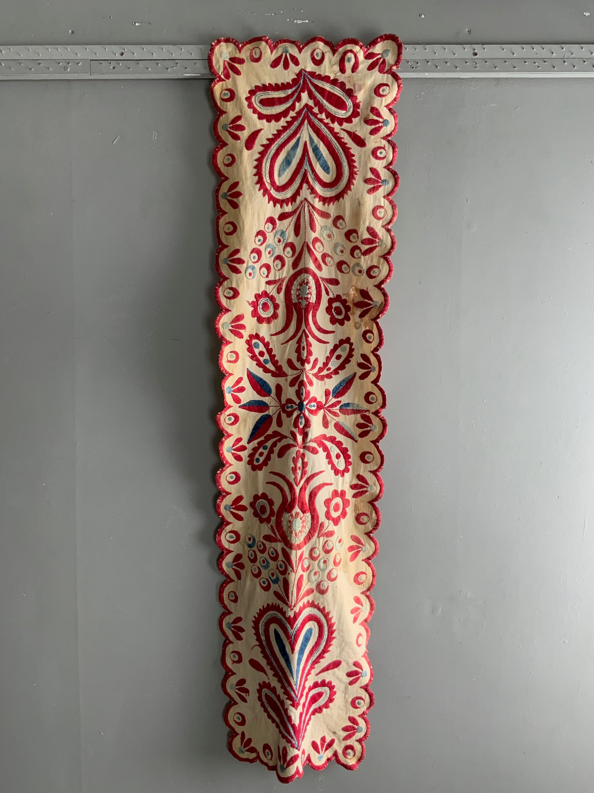 Hungarian / Carpathian embroidery (148 x 37cm) *AF