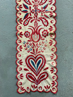 Hungarian / Carpathian embroidery (148 x 37cm) *AF