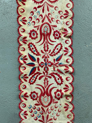 Hungarian / Carpathian embroidery (148 x 37cm) *AF