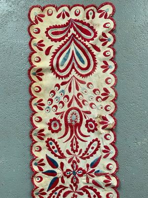 Hungarian / Carpathian embroidery (148 x 37cm) *AF
