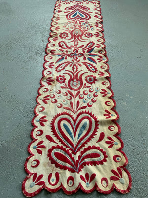 Hungarian / Carpathian embroidery (148 x 37cm) *AF