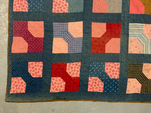 English antique fine North Country patchwork quilt (198 x 164cm)