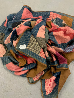 English antique fine North Country patchwork quilt (198 x 164cm)