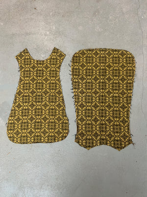 Antique gothic style chasuble silks (90 x 60cm) [2]