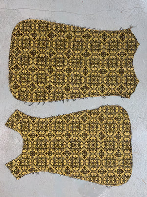 Antique gothic style chasuble silks (90 x 60cm) [2]