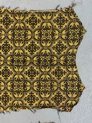 Antique gothic style chasuble silks (90 x 60cm) [2]