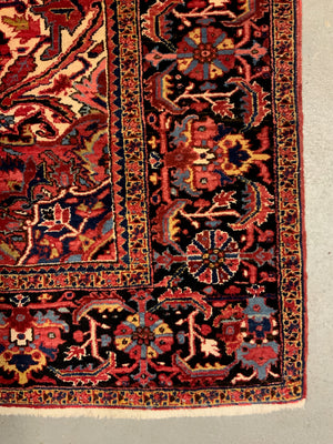 Heriz Ahar vintage medallion carpet (372 x 248cm)
