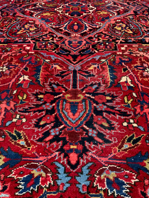 Heriz Ahar vintage medallion carpet (372 x 248cm)