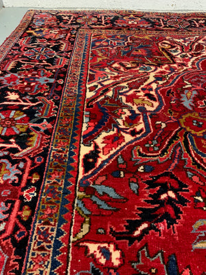 Heriz Ahar vintage medallion carpet (372 x 248cm)