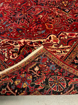 Heriz Ahar vintage medallion carpet (372 x 248cm)