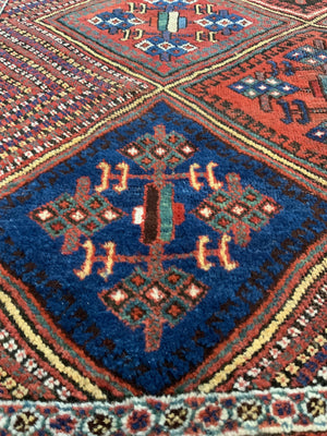 Afshar antique lattice design rug (169 x 136cm)