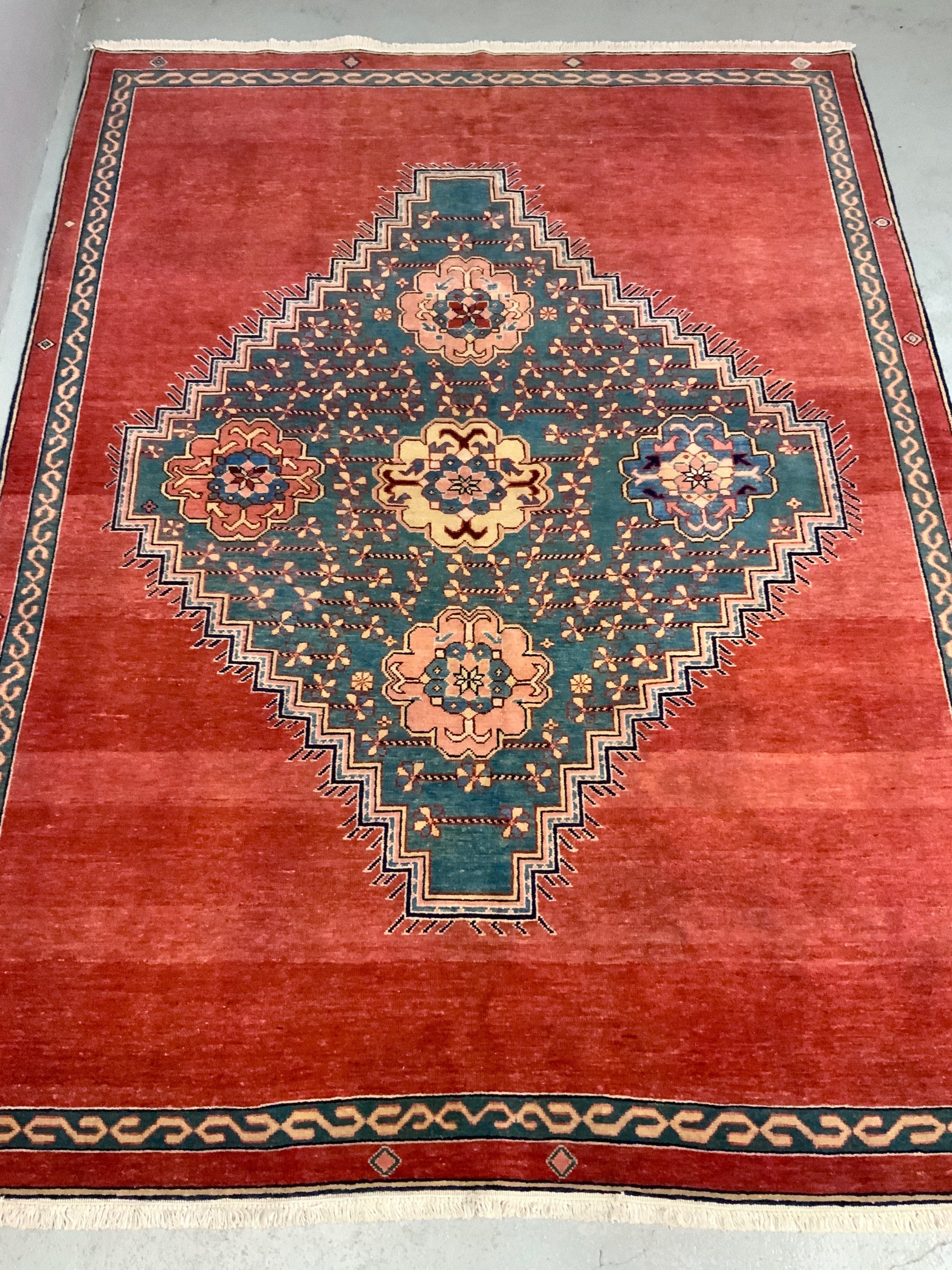 Turkish carpet (265 x 200cm)