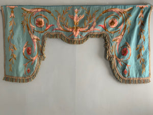 French antique Aubusson tapestry lit à baldaquin / pelmet (112 x 225cm)