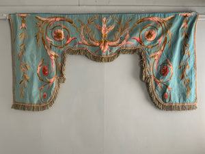 French antique Aubusson tapestry lit à baldaquin / pelmet (112 x 225cm)