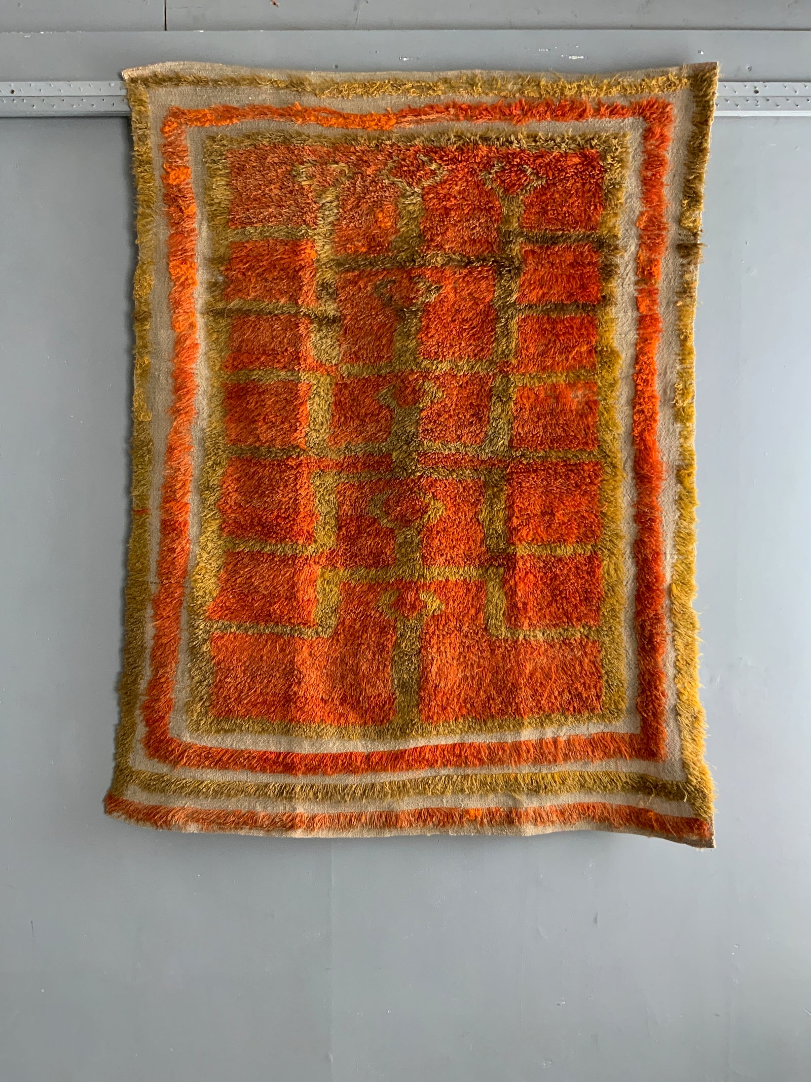 Turkish looped pile Tulu rug (144 x 117cm)