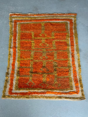 Turkish looped pile Tulu rug (144 x 117cm)