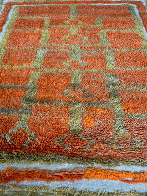 Turkish looped pile Tulu rug (144 x 117cm)