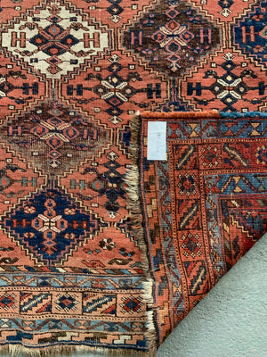 Afshar antique rug (197 x 144cm)