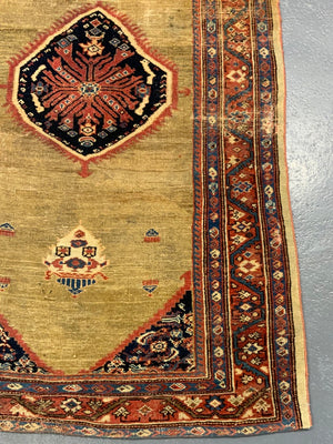 Antique Ferreghan rug (190 x 109cm)