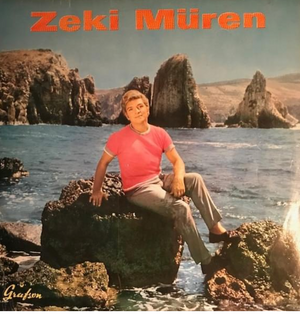 Turkish Zeki Müren carpet (280 x 202cm)