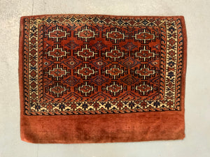 Yomut antique chuval with original plainweave back (82 x 106cm)