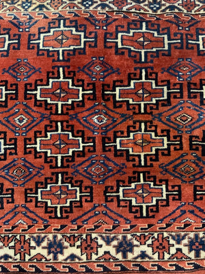 Yomut antique chuval with original plainweave back (82 x 106cm)
