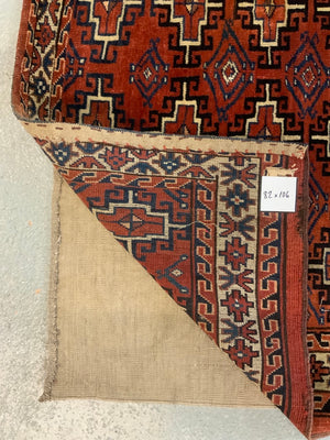 Yomut antique chuval with original plainweave back (82 x 106cm)