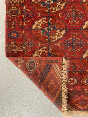 Turkmen Tekke antique small rug (120 x 96cm)