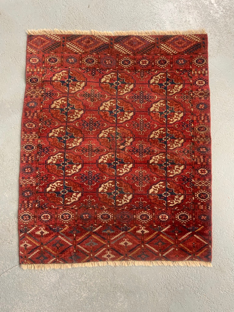 Turkmen Tekke antique small rug (120 x 96cm)