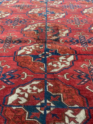 Turkmen Tekke antique small rug (120 x 96cm)