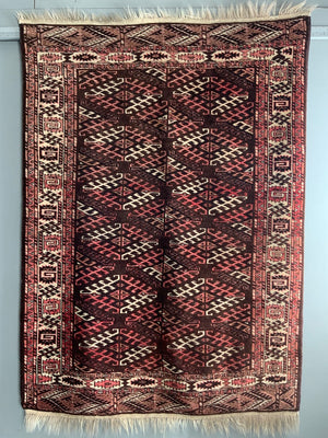 Turkmen Yomut rug (203 x 147cm)