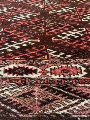 Turkmen Yomut rug (203 x 147cm)