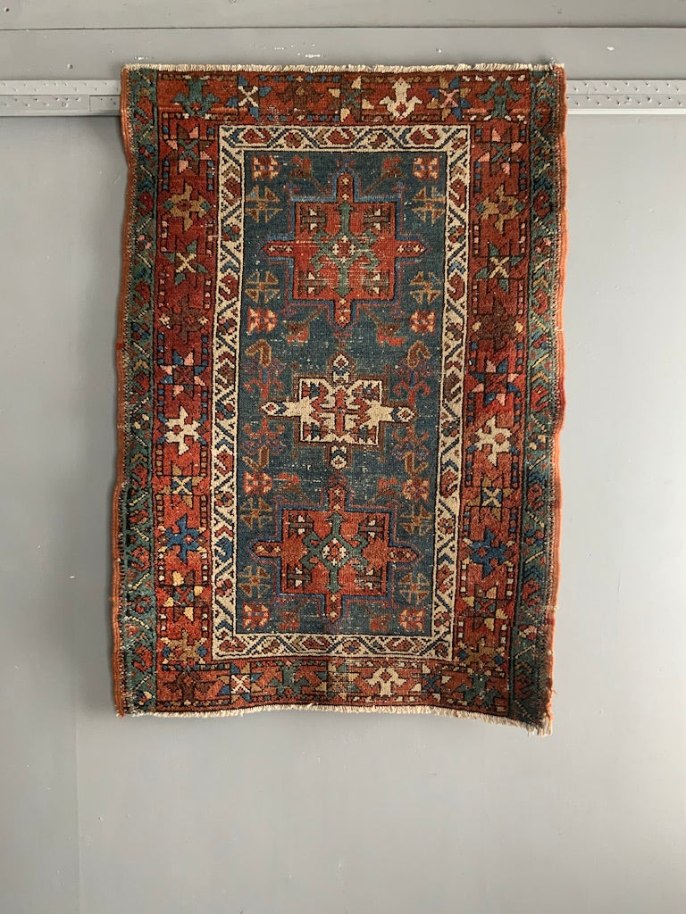 Karajah blue ground rug (122 x 81cm)