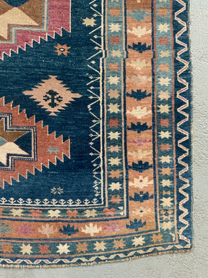 Caucasian Azerbaijan rug (155 x 117cm)