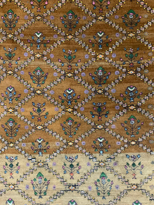 Indian vintage Agra rug (173 x 125cm)