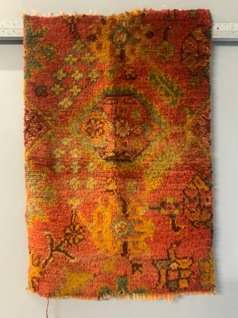 Ushak antique carpet fragment (96 x 64cm)