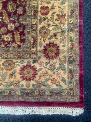 Mughal design Indian carpet (435 x 311cm)