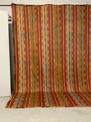 French 18C bourette satin twill furnishing material (313 x 325cm)