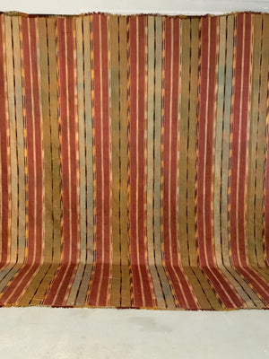 French 18C bourette satin twill furnishing material (313 x 325cm)